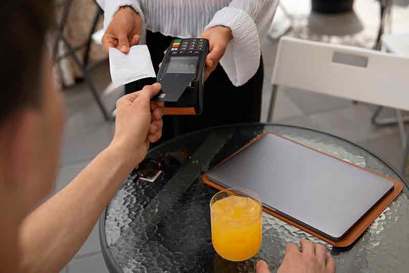 Este obligatoriu să ai un POS în restaurantele din România?